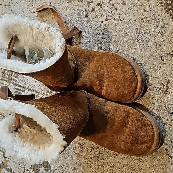 Kookaburra by Ugg Womens Short Boots - Picture 1 of 8